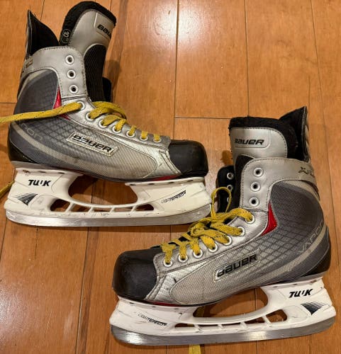 Bauer Vapor X:30 Senior Ice Hockey Skates Size 10 EE Wide (US Shoe 11.5) (Used)