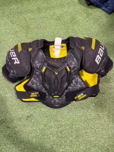 Bauer Supreme M3 Shoulder Pads | Intermediate Medium