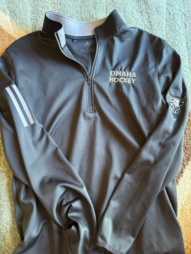 Black Men's Medium Adidas Sweatshirt (Used)