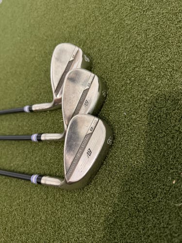 Men's Titleist Vokey SM8 Right Handed Wedge Extra Stiff Flex 60 Degree (Used)