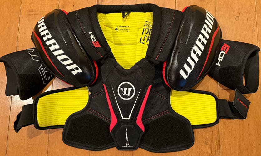 Warrior Dynasty HD3 Senior Hockey Shoulder Pads Size Medium (Used)