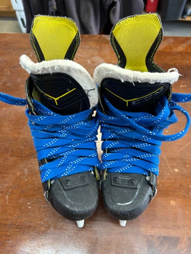 2020 CCM Super Tacks 9370 Hockey Skates Extra Wide Width Size 3 (Used)