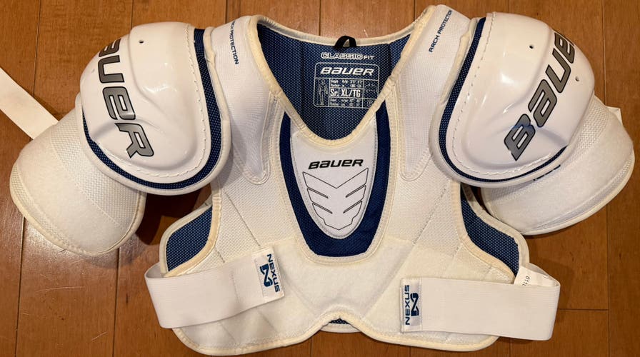 Bauer Nexus 4000 Senior XL Hockey Shoulder Pads Classic Fit (Fits 5'11"-6'3") (Used)