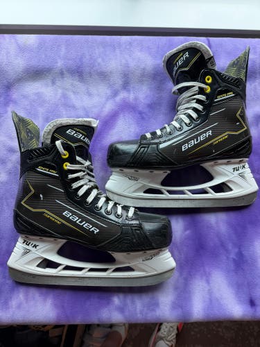 Senior Bauer Ignite Pro Hockey Skates Regular Width 10 (Used)