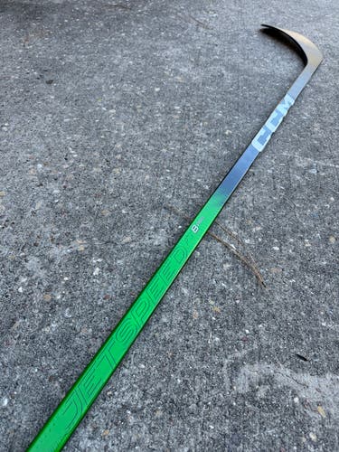 CCM JETSPEED FT8 PRO Pro Stock Hockey Stick Grip P90 80 Flex Right 8128