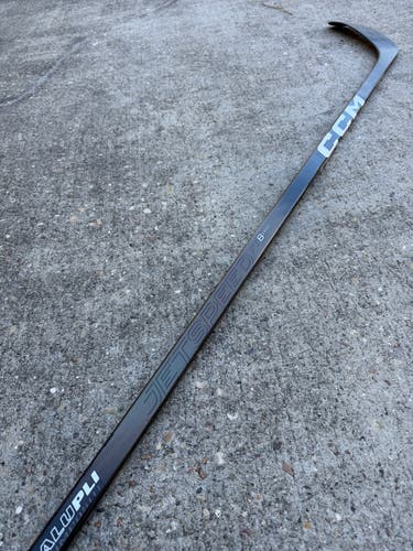 CCM JETSPEED FT8 PRO Pro Stock Hockey Stick Grip P28M 100 Flex Right 8132