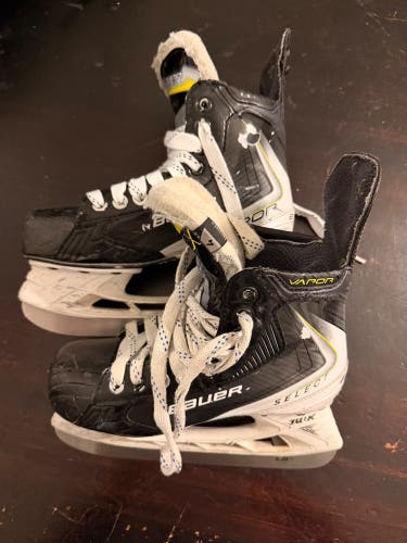 Bauer Vapor X Select Hockey Skates Extra Wide Width Size 4 (Used)