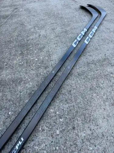 2 Pack CCM JETSPEED FT8 PRO Pro Stock Hockey Stick Grip P90 80 Flex Right 8127