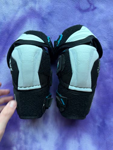 Junior Medium CCM JetSpeed FT6 Pro Elbow Pads (Used)