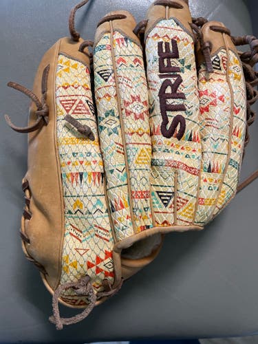 RH Outfield Softball Glove 13.5" (Used)
