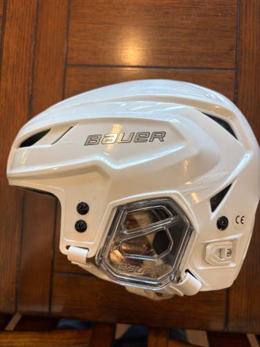 Medium Bauer Hyperlite Helmet (Used) S/M