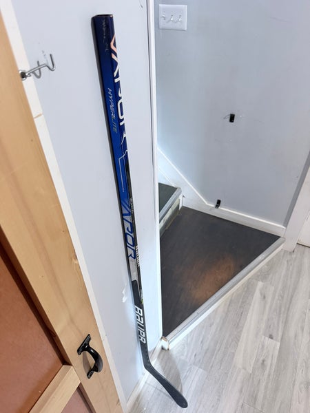 Senior Bauer Vapor Hyperlite Left Hand Hockey Stick P92 82 Flex (Used)