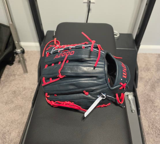 *BETTER BASEBALL LIMITED EDITION* Wilson A2000 D33 Baseball Glove 11.75" (New)