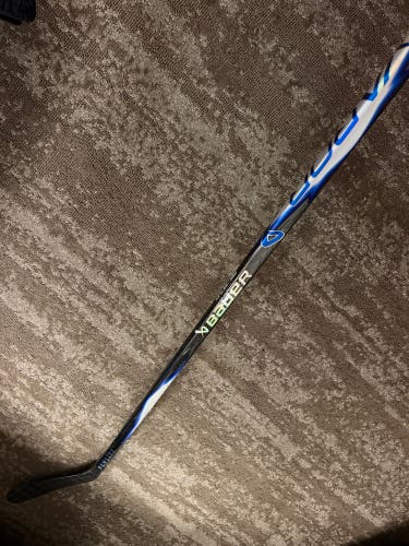 Intermediate Bauer Vapor Flylite Hockey Stick Right Handed P92 65 Flex (Used)
