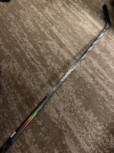 Senior Bauer Proto-R Hockey Stick Right Handed P28 95 Flex (Used)