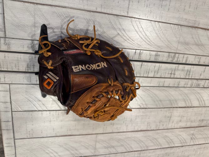 Nokona American Kip RH First Base Baseball Glove 10.5" (Used)