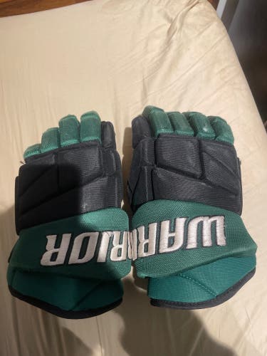 Warrior Alpha Gloves 13" Pro Stock (Used)