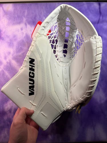 White Junior Vaughn V10 Goalie Gloves & Blockers Regular (New)