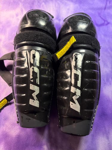 Junior CCM Tacks Classic Pads 11" (Used)