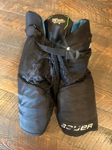 Junior Large Bauer Hockey Pants (Used)