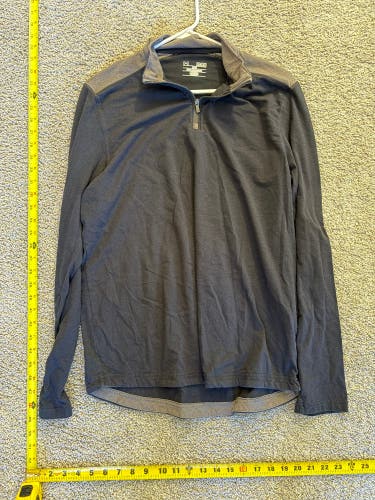 Men’s black Under Armour 1/4 zip Shirt (Used)