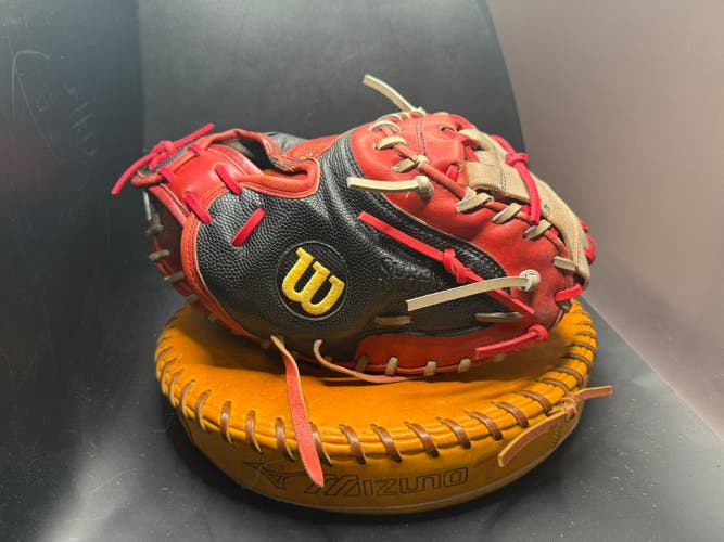 Catcher's RH Wilson A2000 M1 Baseball Glove 32.5" (Used)