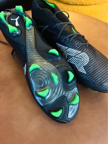Black Men's Size M 12.5 (W 13.5) Puma Future 8 Ultimate Molded Cleats Cleats (New)