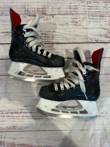 Junior Bauer NSX Hockey Skates Regular Width Size 1 (Used)