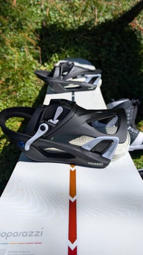 Women's Arbor Poparazzi Snowboard All Mountain With Bindings Directional 147 cm (New)