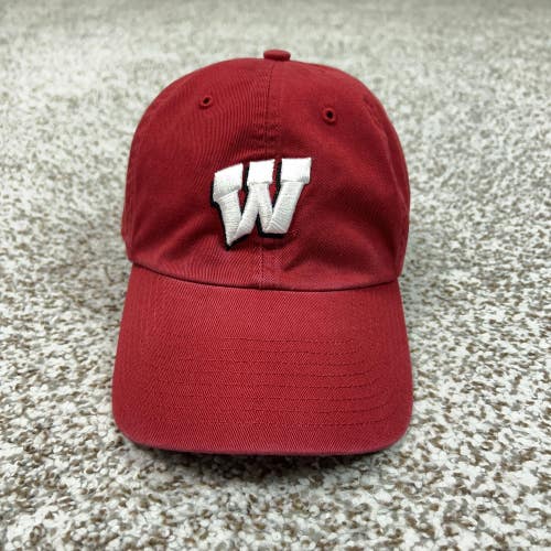 Wisconsin Badgers Hat Cap Fitted Mens Small Red NCAA College Football Team Sport