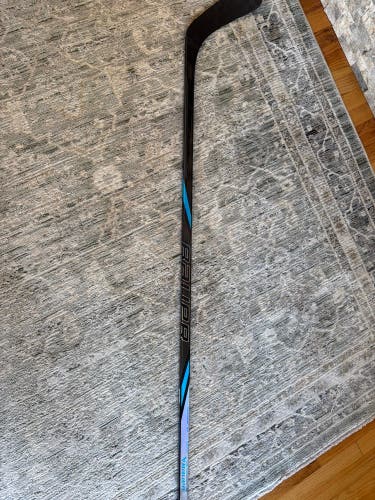 Senior Bauer Nexus Tracer Right Handed Hockey Stick P92 77 Flex (Used)