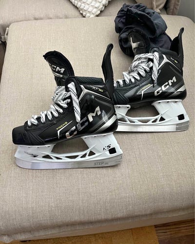 CCM Tacks XF 10 Tapered Hockey Skates