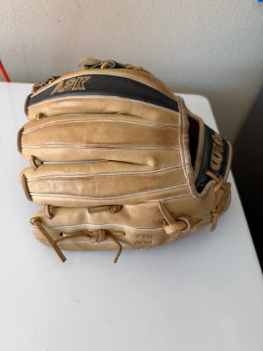 Wilson A2K RH Infield Baseball Glove 11.5" (Used)