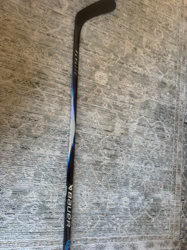 Senior Bauer Vapor Flylite Right Handed Hockey Stick P92 77 Flex (New)