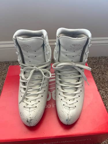 EDEA Chorus Figure Skates 255C (Used) NO BLADE