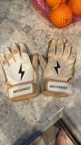 Bruce Bolt Youth Medium White and Tan Creator Series Batting Gloves (Used)