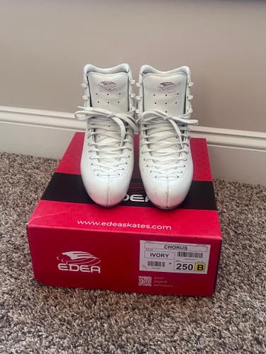 EDEA Chorus Figure Skates 250B (Used) NO BLADE