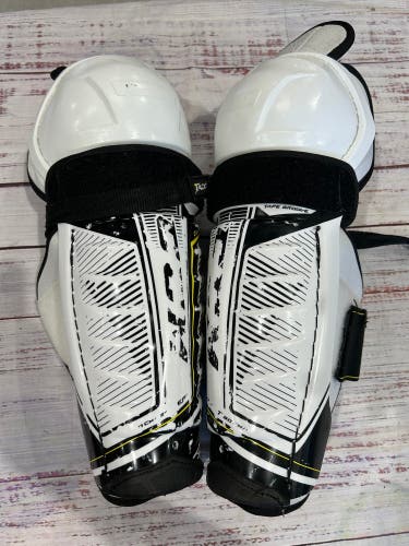 Junior CCM Tacks Classic Pro Shin Pads 12" (Used)