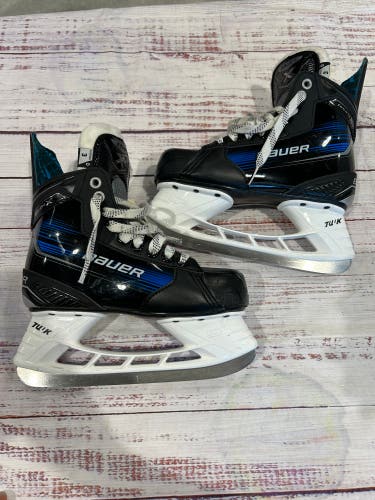 Junior Bauer X Hockey Skates Regular Width Size 3 (Used)
