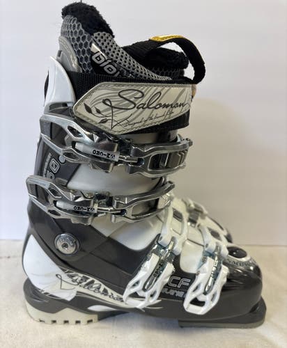 Mondo 23 & 23.5 Women's Salomon Divine RS Ski Boots (Used)