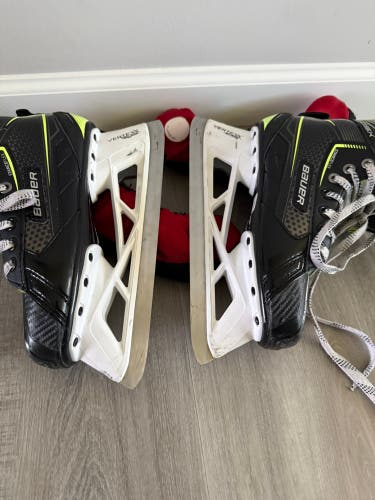 2021 Bauer GSX Hockey Goalie Skates Regular Width Size 5 (Used)