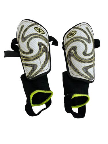 Used ATHLETIC WORKS Soccer Shin Guards Junior White MD 11692-S000156634