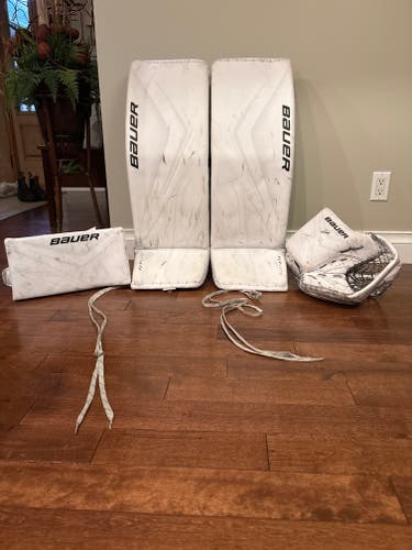 35" 2025 Bauer Flylite Regular Goalie Full Set (Used)
