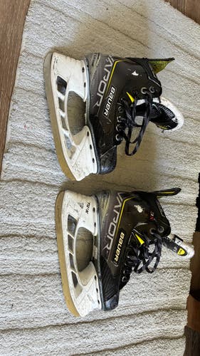 2023 Bauer Vapor 3X Hockey Skates Regular Width Size 2 (Used)