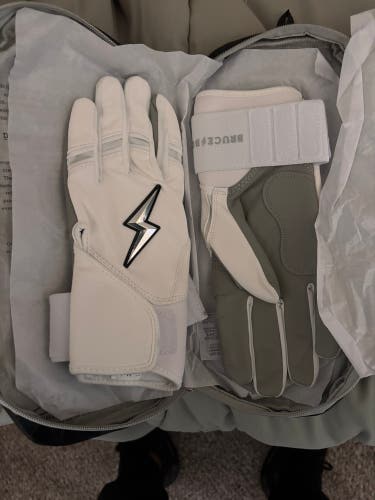 Medium Creator Series Batting Gloves (New)