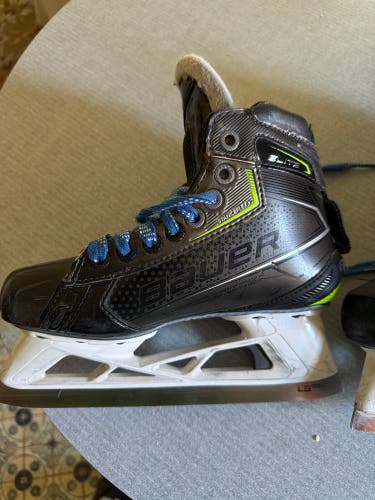 2021 Bauer Elite Hockey Goalie Skates Regular Width Size 2 (Used)