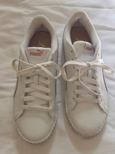 PUMA 398735-02 PINK AND WHITE CARINA LEATHER SOFT FOAM WOMEN'S SNEAKER SIZE US 8.5 (Used)