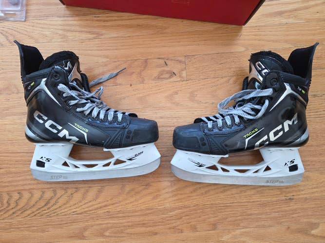 CCM Tacks XF 90 Hockey Skates Regular Width 6.5 (Used)