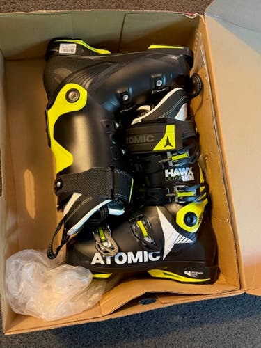 Mondo 25 & 25.5 Men's Atomic All Mountain Hawx Ultra 120 S Ski Boots Stiff Flex (New)