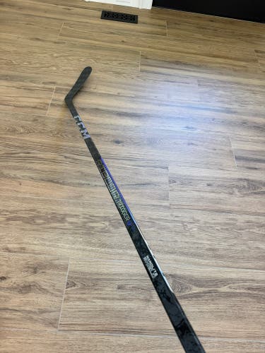 Senior CCM Ribcor Trigger 9 Pro Right Handed Hockey Stick P29 75 Flex (New)